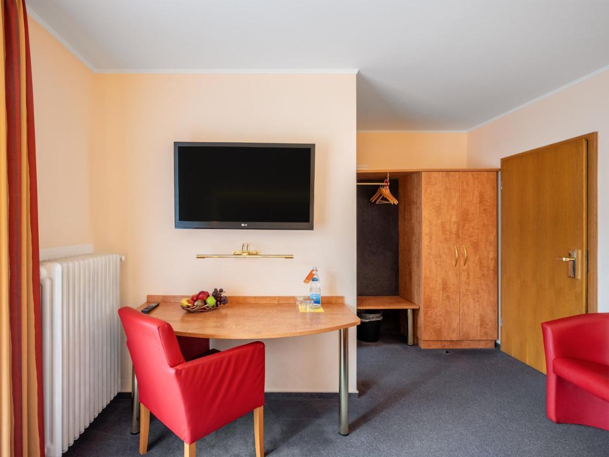 Hotel Haefner Bad Schönborn Eksteriør billede