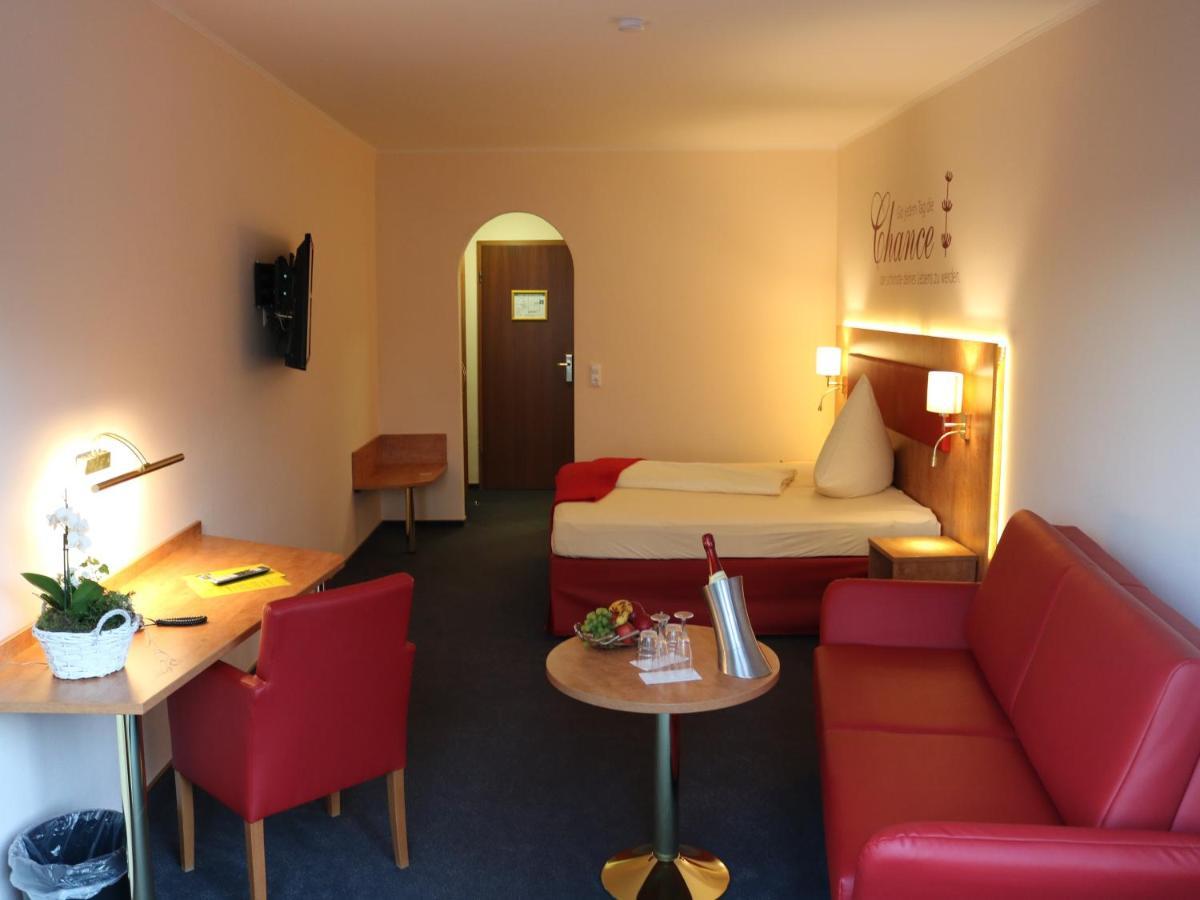 Hotel Haefner Bad Schönborn Eksteriør billede
