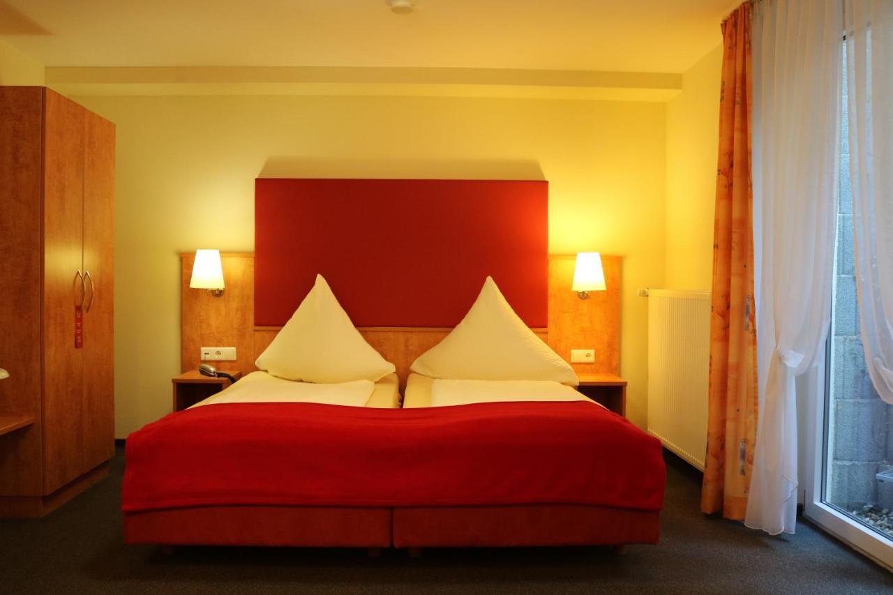 Hotel Haefner Bad Schönborn Eksteriør billede